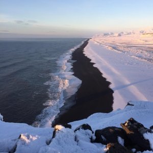 Reynisfjara Beach - the most beautiful black sand beach in Iceland as seen from the top of Dyrholaey near Vik (3264x2448) [OC] • r/EarthPorn