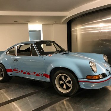 Magnus Walker on Instagram: “The things you see in Miami #porsche”