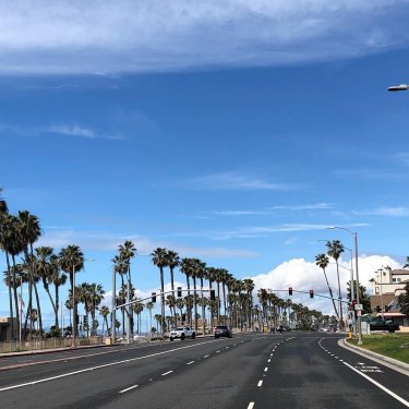 SurfCityUSA on Instagram: “Although i love the rain but i miss the sunshine  ......#empty #pacificcoasthighway #pch #huntingtonbeach #beach #cloudy #overcast”