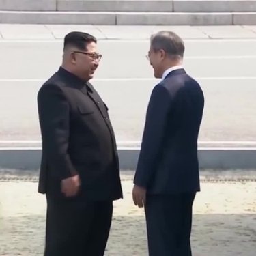 Kim’ welcome surprise for Moon #lol