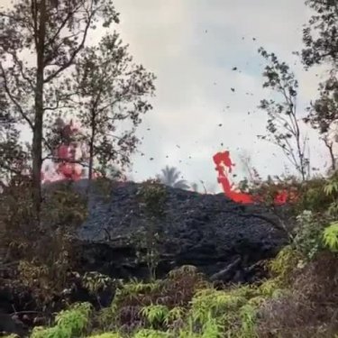 Jessica on Instagram: “https://lifenow.rocks >>>>Click the bio link + Tag a friend<<<<< zhovanik.valera Unbelievable footage of lava bubbling in Hawaii  Our…”