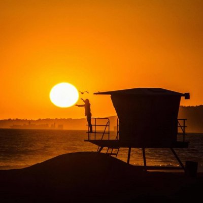 Huntington Beach ⓢⓤⓡⓕ ⓒⓘⓣⓨ on Instagram: “☀️ solar power with @samuel_marcus get featured: tag @huntington_beach #huntingtonbeach”