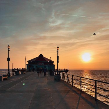 J. on Instagram: “I am addicted to sunsets . This one was really pretty.  Sitting on the beach, listening to the sound of the waves, waiting for the sun to…”