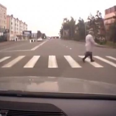 Испугался