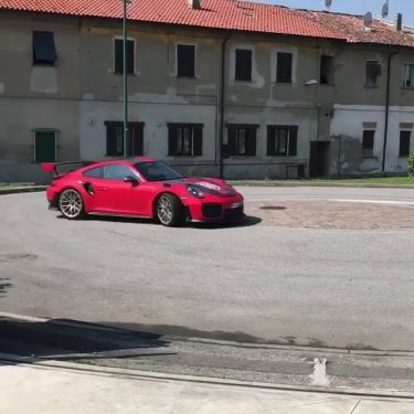 Porsches_Worldwide on Instagram: “How to properly break in your 2RS  @dswwrapping |  @powerslidelover”