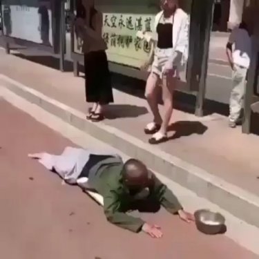 @videoviralz on Instagram: “What do you think? • • • #fails#fail#danger#dangerous#extreme#viral#virals#crazy#funny#amazing#hazard#ouch#damn…”