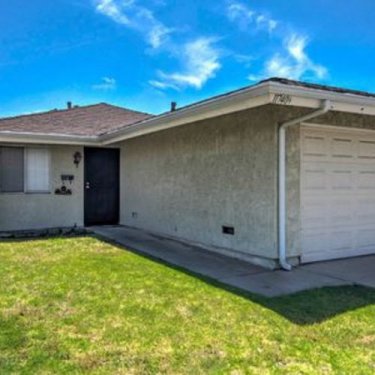 11740 1/2 215th St, #Lakewood, CA 90715 | MLS #OC18144171 | Zillow