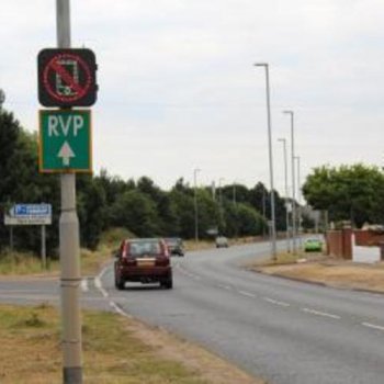 New road signs can detect mobile phones are being used in vehicles