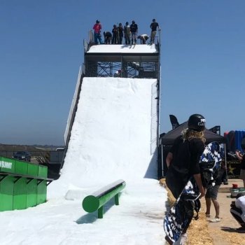 TQ on Instagram: “Summer days at Huntington Beach #livelikeroner #huntingtonbeach #summerskiing #railjam #ski”
