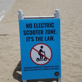 Rei Nishimoto on Instagram: “This Was Found @santamonicapier @seesantamonica @bird @limebike #noscootersallowed #noscooters #bird #limescooters”