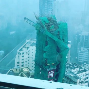 Manting Chan 陳文婷 on Instagram: “We’ve received more videos! I seriously pray no ones driving or playing in this weather during this time...cuz we did see some neighbors…”