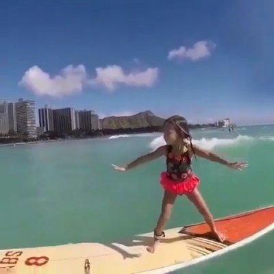 Girls & Boards on Instagram: “4 Years Old #gurfer  Credit: @mrsbelmoro _#surfergirl #surfing #surf”
