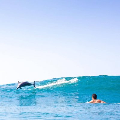 U R A K A N S U R F ® on Instagram: “Surfing with friends @andrew_hobbs_photo”