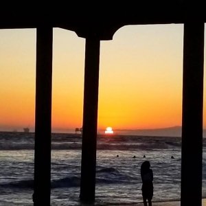 @christygalezpadua on Instagram: “❤️HuntingtonBeach Sunset  #onlyinsoutherncalifornia #california4fun #myshot #myphotography #aspiringphotographer #californiacaptures…”