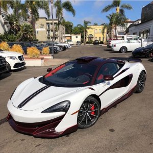 Connor on Instagram: “White 600 LT with red carbon???? thoughts on this spec? @ogarasandiego #mclaren #600 #lt”