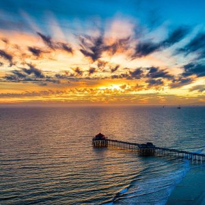 SoCal Snapz - By Kevin Pellon on Instagram: “Tonight’s Sunset Over HB #huntingtonbeach #surfcityusa #hbpier #abc7eyewitnessnews”
