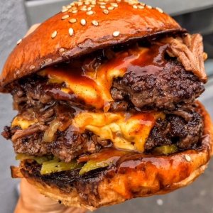London Food • Bristol Food on Instagram: “Do you usually go for a double patty or a single patty burger? ???? Throwback to this incredibly meaty burger from @onetonneburgerco ???? There’s…”
