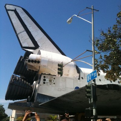 r/LosAngeles - Remember when the space shuttle rolled through Inglewood? That was cool.