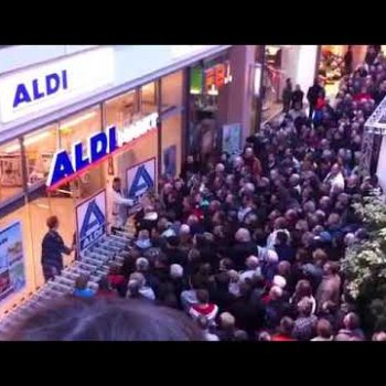 Panic-Buying At Aldi Supermarket, Amid The #Coronavirus Outbreak, In #Italy