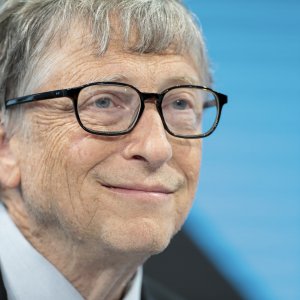 Bill Gates steps down from Microsoft board