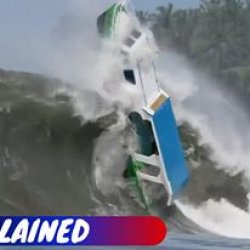 BOATS DESTROYED BY WAVES/ DON'T LET THIS HAPENS TO YOU!!